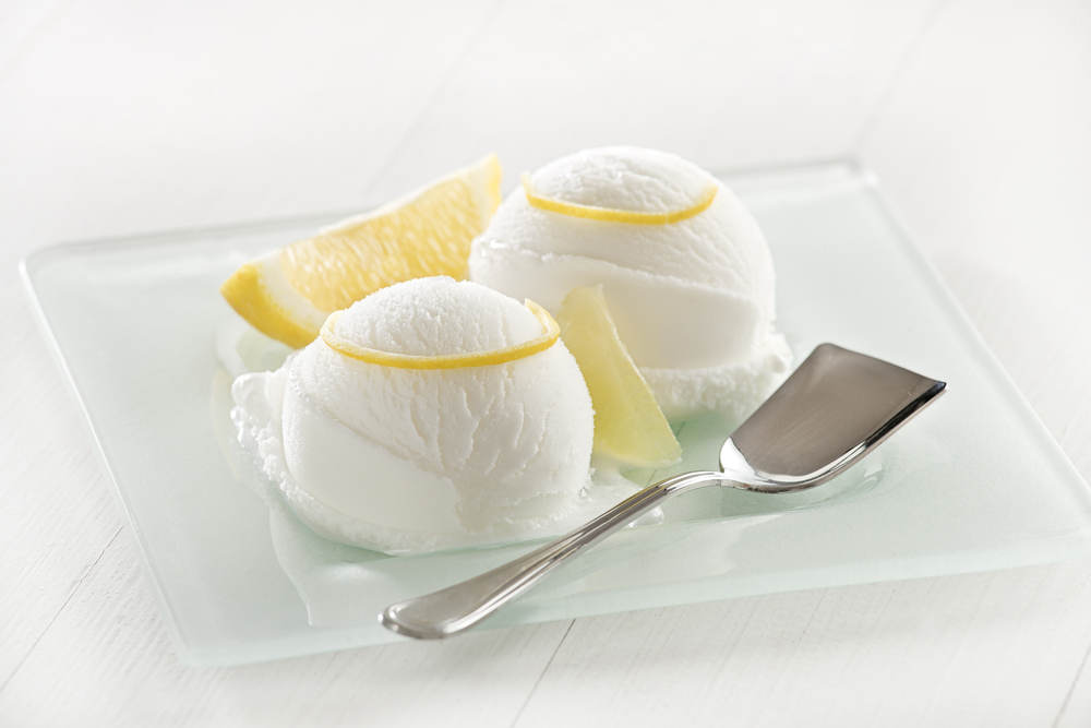 Kokosovo-citrónová zmrzlina je výborná pre letné osvieženie